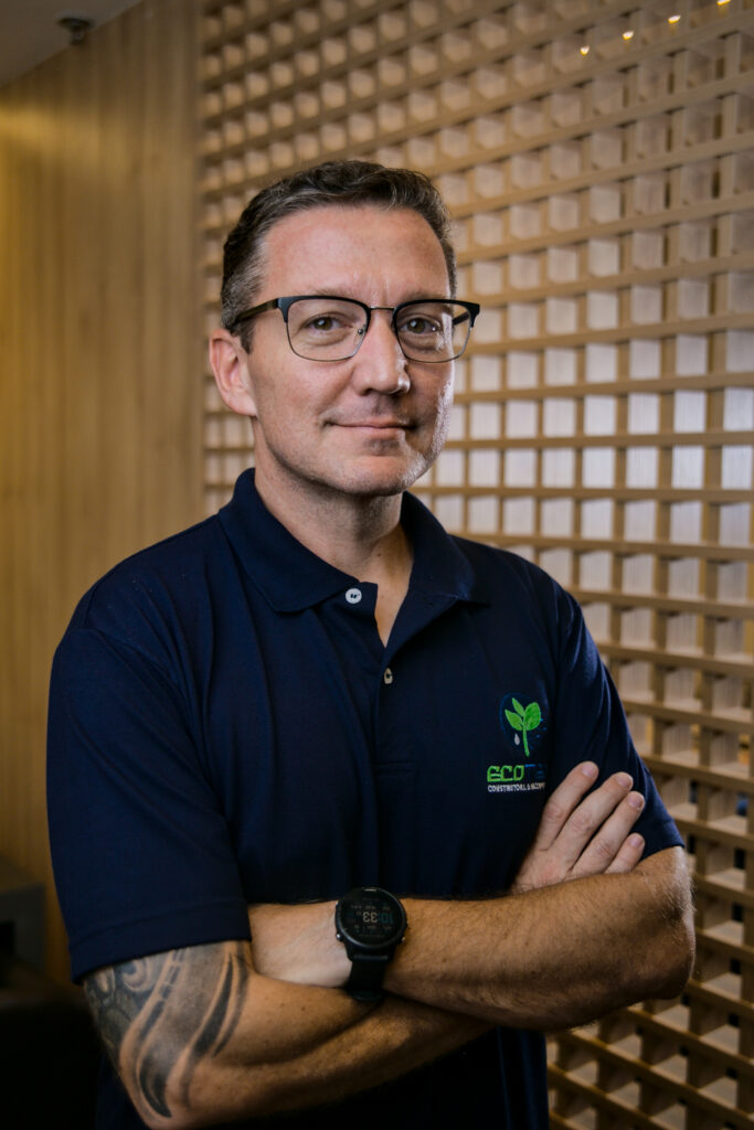 José Luiz Brum Duarte é o responsável pelo relacionamento com clientes e pela condução comercial da EcoTech. 